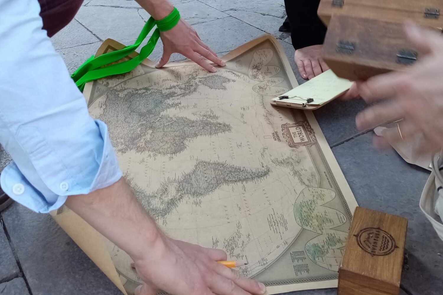 Discover the Gothic quarter - The Explorer route Barcelona Xventura Treasure hunts